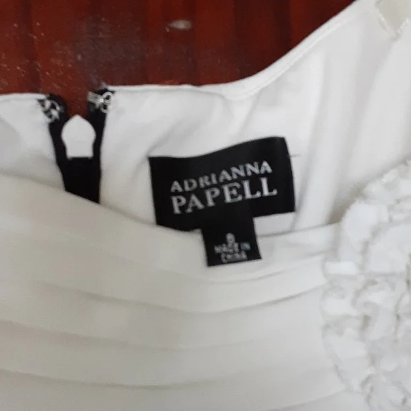 Adrianna Papell sz 8 cocktail dress with chiffon neckline and white flower - Picture 2 of 7